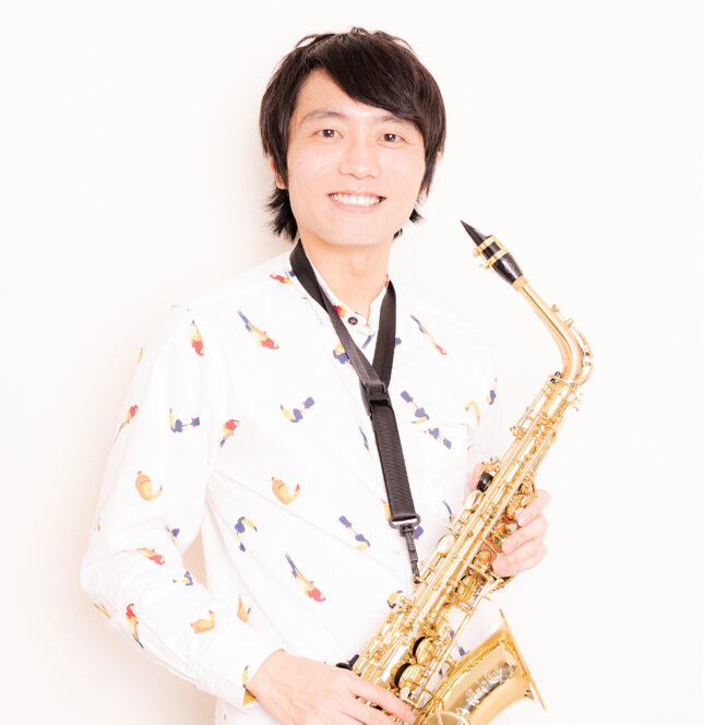 サックスと男性