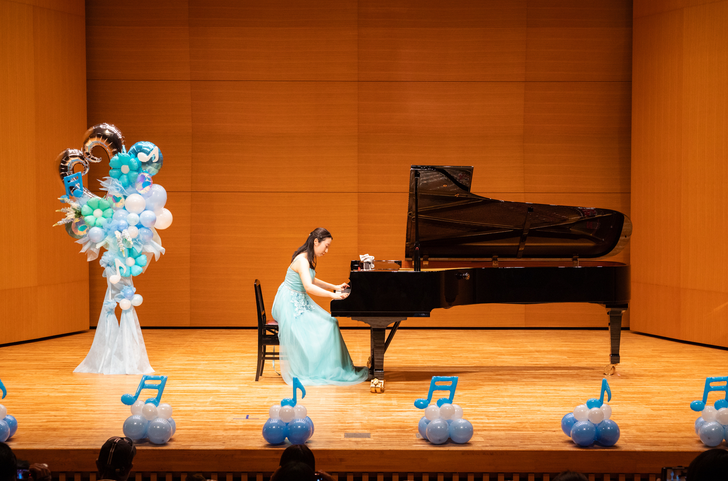 発表会は大きなホールで